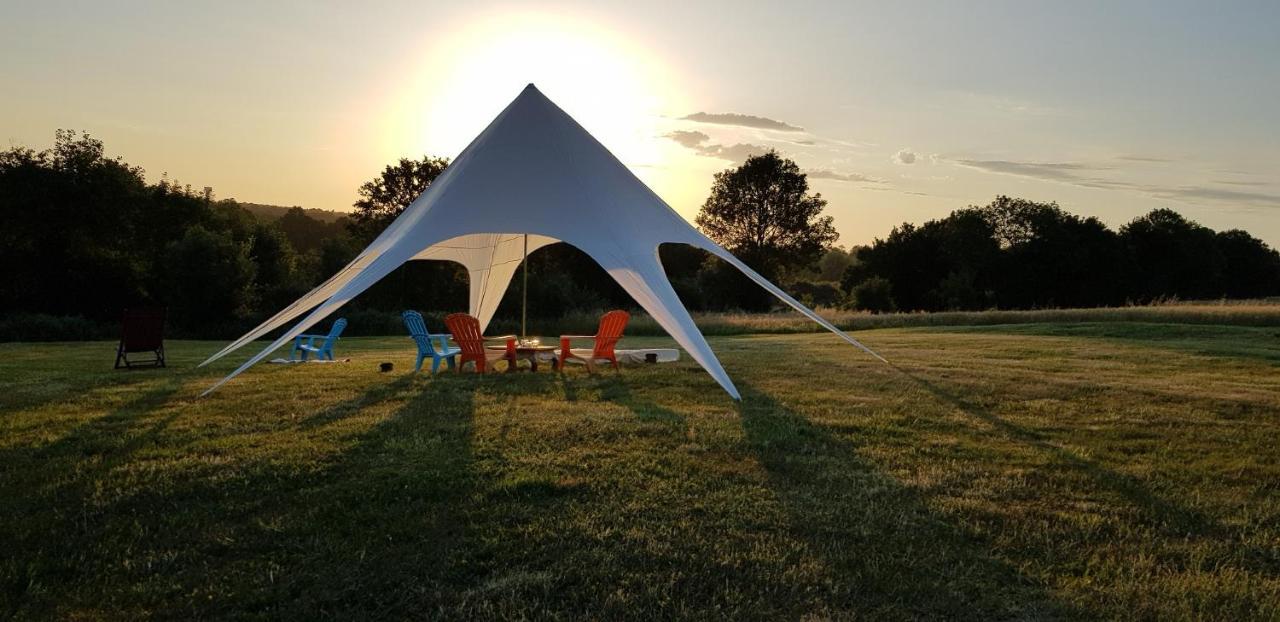 Camping La Petite Houmee Curzay-sur-Vonne Kültér fotó