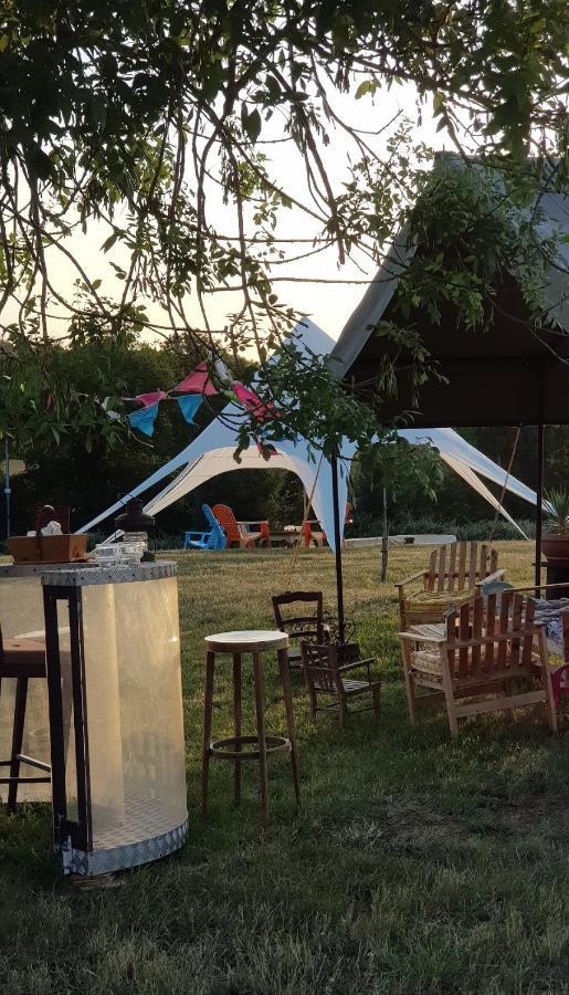 Camping La Petite Houmee Curzay-sur-Vonne Kültér fotó