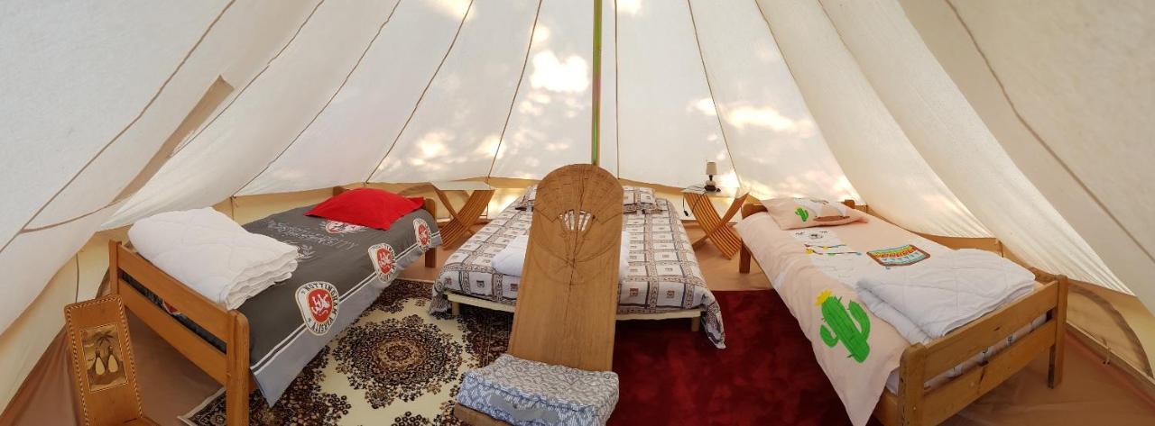 Camping La Petite Houmee Curzay-sur-Vonne Kültér fotó