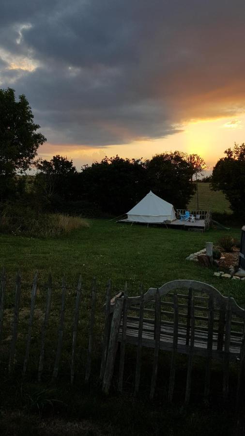 Camping La Petite Houmee Curzay-sur-Vonne Kültér fotó