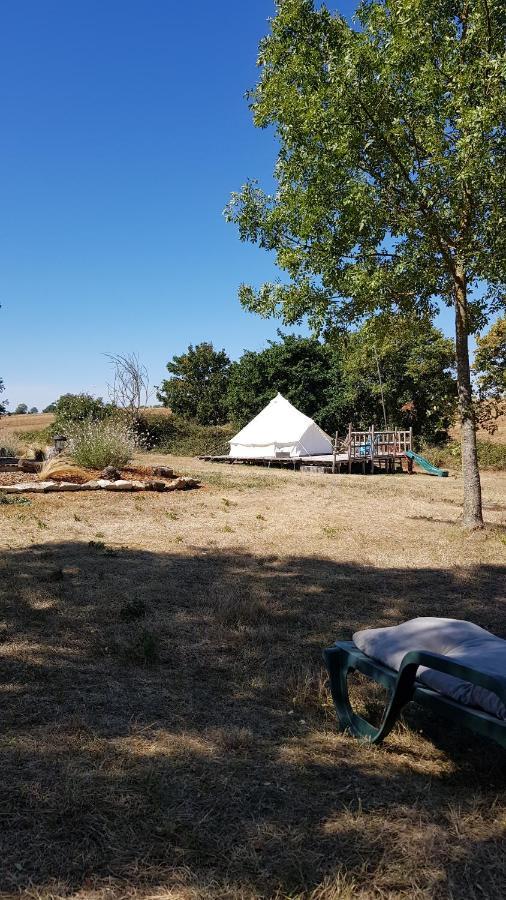 Camping La Petite Houmee Curzay-sur-Vonne Kültér fotó